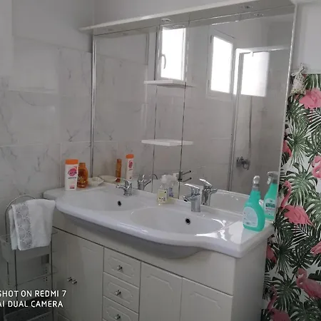 Confortable,gare,climatisation,parking,wifi,pt Dejeuner Compris *