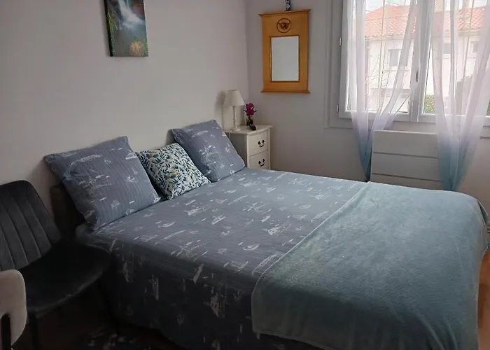 Confortable,gare,climatisation,parking,wifi,pt Dejeuner Compris Проживание в семье